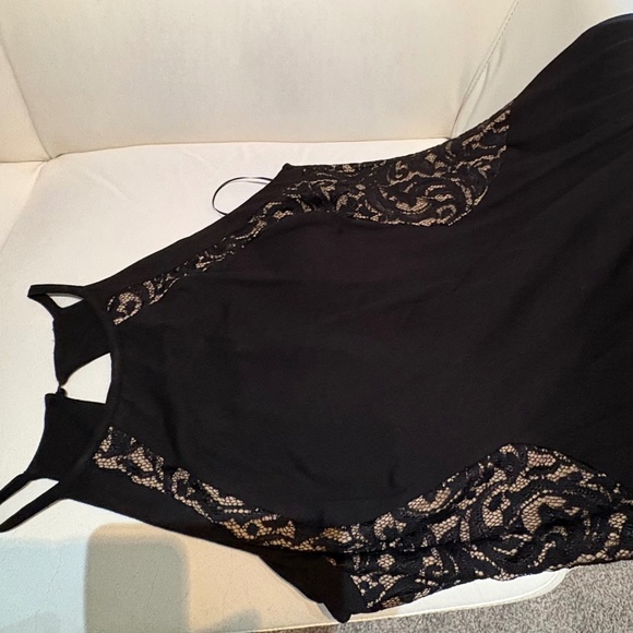 Cache Gown - Picture 9 of 10